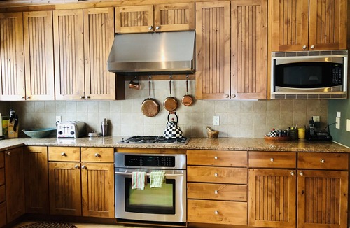 Stowe Area House | Ski In & Ski Out - Slopeside in Stowe