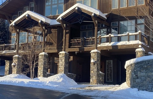 Stowe Area House | Ski In & Ski Out - Slopeside in Stowe