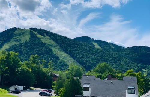 Killington House | Ski-In, Ski-Out Sunrise Village Killington Condo - 2BR, Fireplace, Pool
