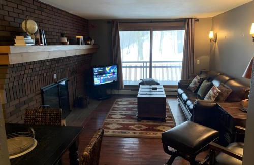 Killington House | Ski-In, Ski-Out Sunrise Village Killington Condo - 2BR, Fireplace, Pool