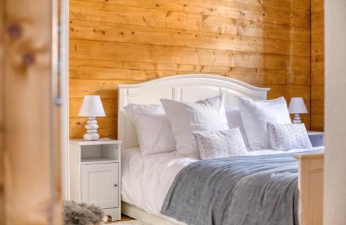 Val d'Illiez Apartment | Ski-in Ski-out with Chimney and view