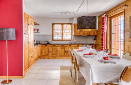 Val d'Illiez Apartment | Ski-in Ski-out with Chimney and view