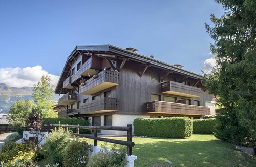 Le Planellet Apartment | Ski-in studio in Megève, pets allowed