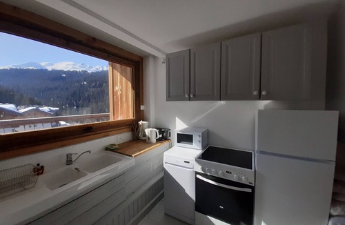 Courchevel Apartment | Ski-In Studio with Parking in Courchevel