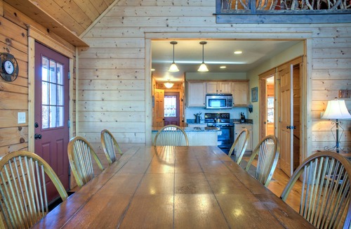 Wolf Laurel Cabin | Ski-In Views & Hot Tub⛷️ Black Bear Lodge + 8 mins to Hatley Pointe