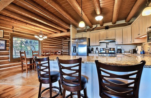 North Park City House | Ski In & Walk to Skiing, Restaurant & PC Base! Sleeps 9! Hot Tub! Up to 25% Off!