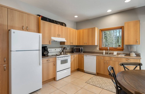 Old Town Condo | Ski Inn Condo 1 Bedroom Condo