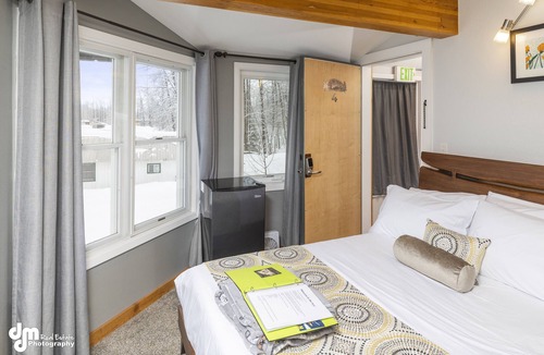 Alyeska House | Ski Inn