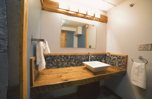 Alyeska House | Ski Inn