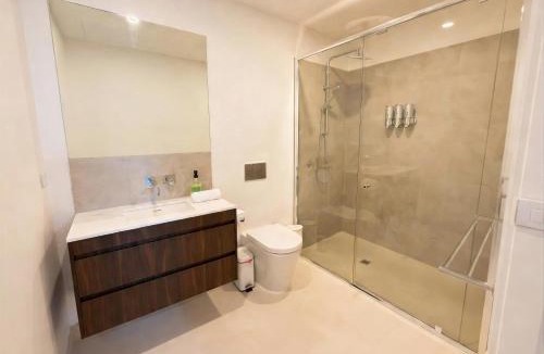 Mount Buller House | Ski Lift Access - Modern 3BR Chalet - Fireplace