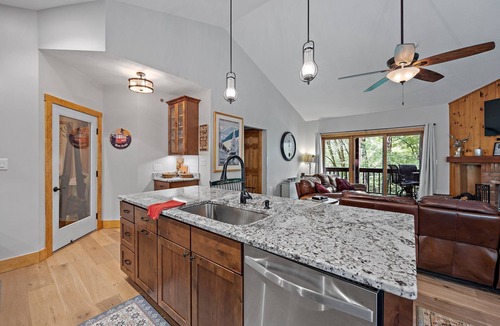 North Woodstock Condo | Ski Loon! FEBRUARY 21-28 available, as well as March dates!