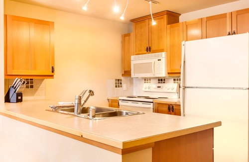 Copper Mountain Village Condo | Ski mountain views, hot tubs and small heated pool! Free Parking and Wifi