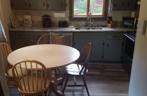 Killington House | ☆ SKI ON & OFF ☆ Spruce Glen C on Great Eastern Trail w/AC, Fireplace, Sauna