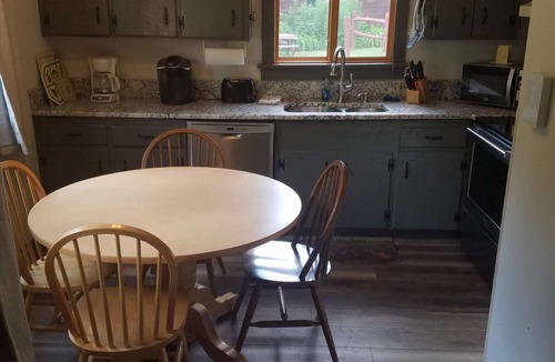 Killington House | ☆ SKI ON & OFF! ☆ Spruce Glen D on Great Eastern Trail w/AC, Sauna, Fireplace