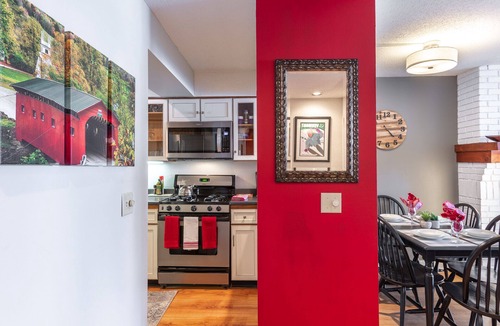Killington Condo | ⭐️Ski On-Ski Off Cozy Mountain Condo w/Real Wood Fire Place- King Bed 2-Bed/Bath