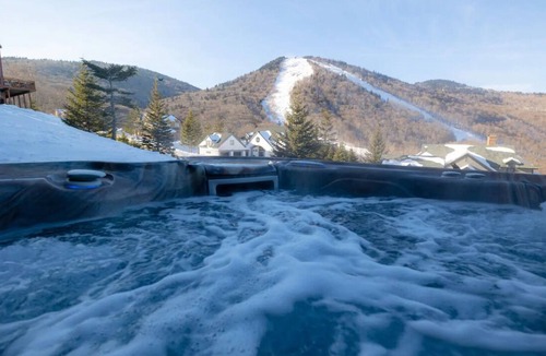 Central Vermont- Killington House | Ski-on/Ski-off w Incredible View, Hot Tub & Sauna!