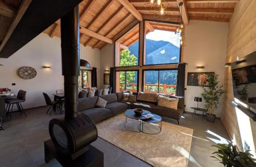 Vaujany Ski Chalet | Ski Peak - Chalet Sika - Sophisticated, Relaxed Chic - 7 bedroom, 5 bathroom
