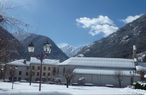 Auzat House | SKI/RAQUETTES-Small village house