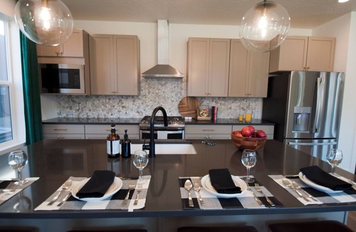 Mountain Green House | Ski & Relax by Snowbasin Private Hot Tub Sleep 19
