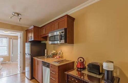 Piedmont House | Ski Retreat, Steps to Slopes, Balcony, Fireplace