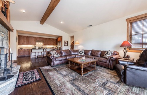 Mammoth Lakes House | Ski Season Available! Light-filled Townhome with Amazing Mountain Views!