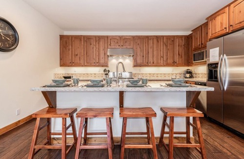Mammoth Lakes House | Ski Season Available! Light-filled Townhome with Amazing Mountain Views!