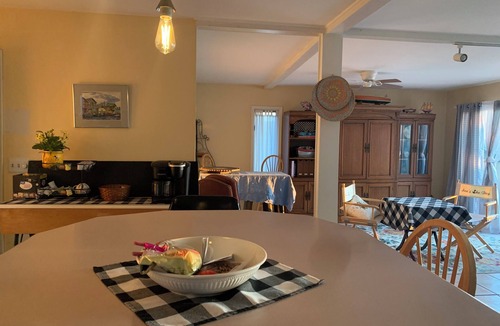 Canandaigua House | SKI SEASON IS COMING! 25 minutes to Bristol mountain. breweries and restaurants