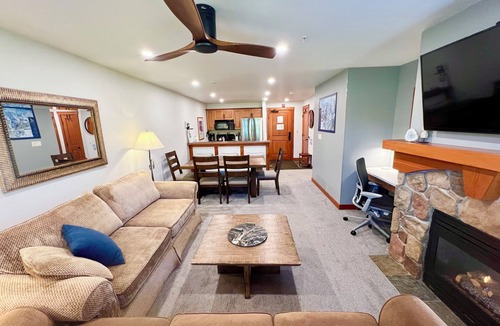 Salt Lake Mountain Resorts Condo | SKI-SLOPE VIEW! 3rd Floor! 1 Bedroom + Den, Sleeps 6! Heated Pool! Ski Locker!