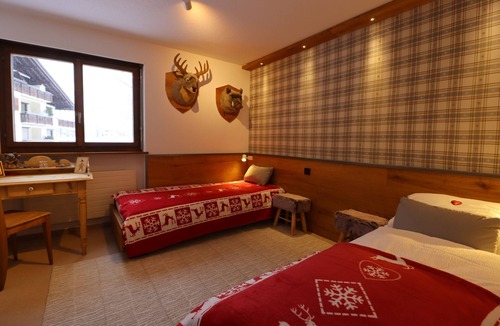 Klosters-Serneus Apartment | Ski vacation in Klosters! 31.1. to 11.2 still free!