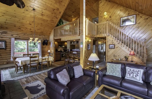 Danby Cabin | ❄️ Ski Weeks Available! Book Now! ❄️