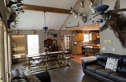 Sperry House | Skiatook Lake House Getaway
