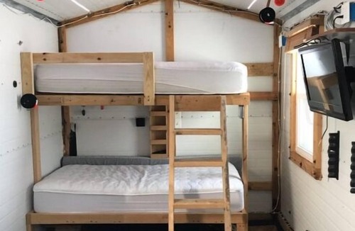 Isle House | Skid House 8