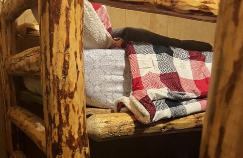 Gold Bar Cabin | Skiiers Paradise and Rustic Ranch house