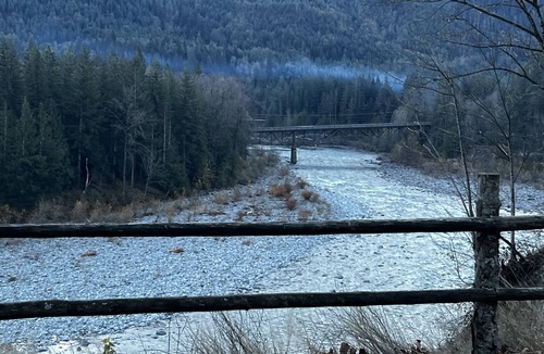 Gold Bar Cabin | Skiiers Paradise and Rustic Ranch house