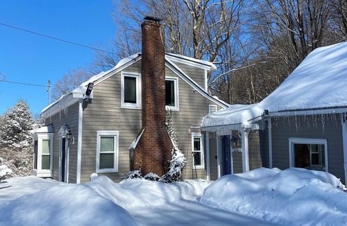Dorset House | Skiing house n Serene 3-bedroom house with AC in charming Dorset