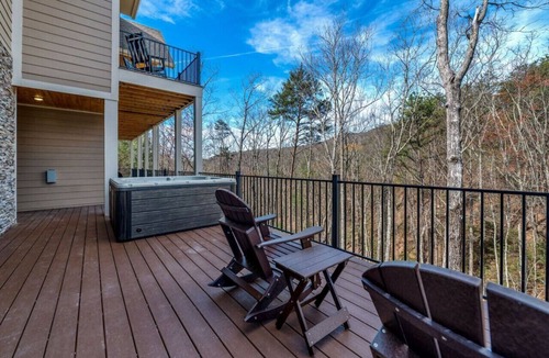 Gatlinburg - Pigeon Forge Apartment | Skip`s Mountain Retreat