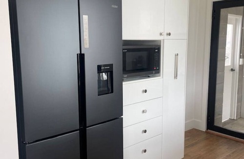 Lakes Entrance Condo | Skipper’s 2br *Waterfront* Apartment