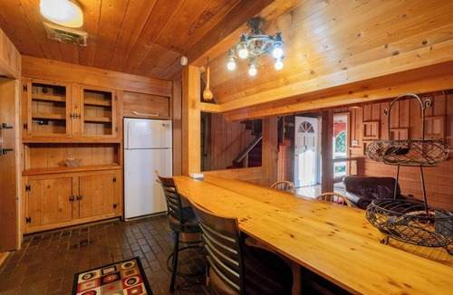 Skippers House | Skippers VA Lakefront 3BR | Dock + Firepit