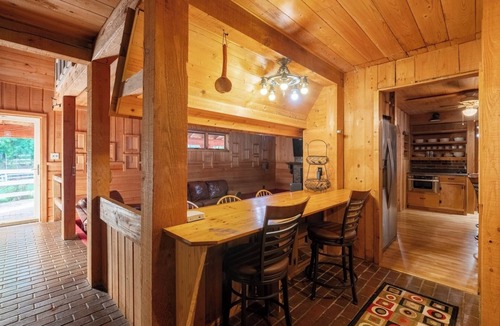 Skippers House | Skippers VA Lakefront 3BR | Dock + Firepit