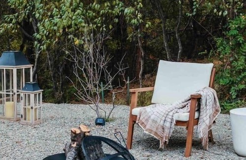 Auburn House | Skog Dom | Retreat in the Trees | Hot Tub | Auburn