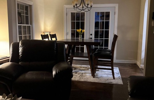 Skokie House | Skokie 9 bed 4 bedrooms house