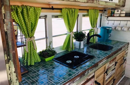 Centre Cottage | Skoolie Glamping