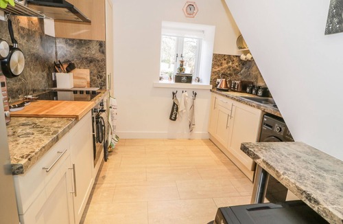 Allendale Cottage | SKOVHAVEN, pet friendly, with open fire in Catton