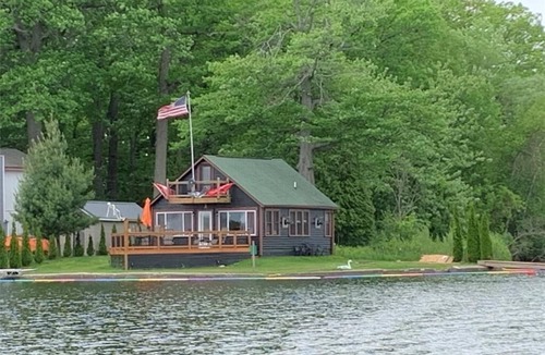White Lake Cabin | Skull Island - Blackbeard's Hideaway