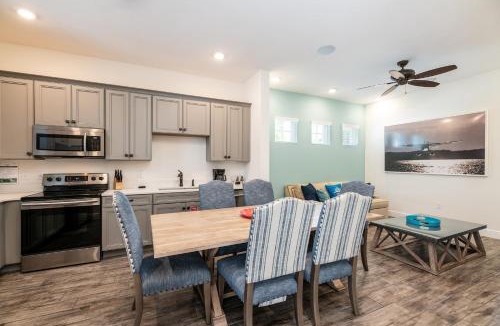 West Kissimmee House | Sky Blue Cottage Near Disney With Margaritaville Resort & Island H2O Access - 8012Ff