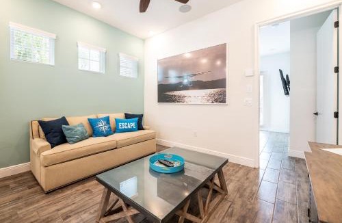 West Kissimmee House | Sky Blue Cottage Near Disney With Margaritaville Resort & Island H2O Access - 8012Ff