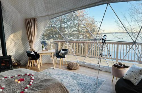 Colebrook Apartment | Sky Geo Dome on the Lake