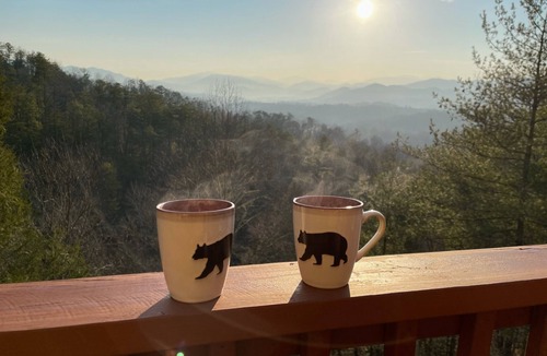 Townsend Cabin | Sky Haven: Luxury Sunrise Views & Peaceful Seclusion near Cades Cove