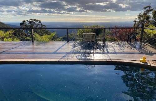 Mount Dandenong Apartment | Sky High Paradise - SPECTACULAR VIEWS!