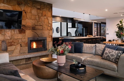 Mount Franklin House | Sky High: stunning, iconic, dramatic